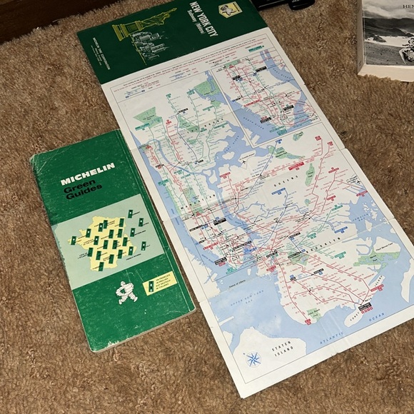 Vintage New York City bus subway & green guides by Michelin - Picture 4 of 5